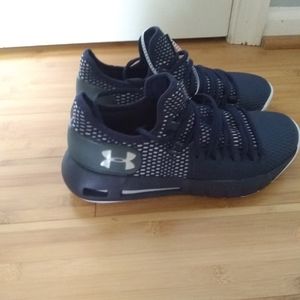 Under Armour Havoc men's size 6.5 Navy NWOT